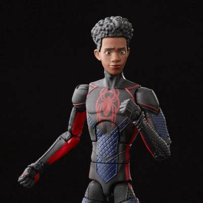 Des Figurines Spider Man Across The Spider Verse Dans La Gamme