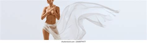 Mujeres Bailando Desnuda Images Stock Photos And Vectors