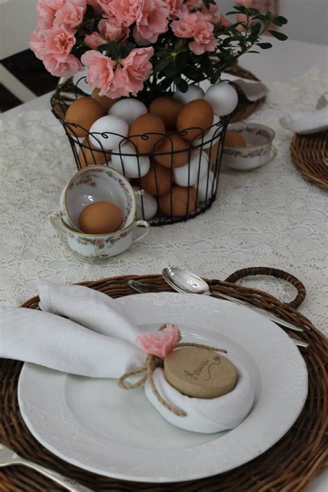 An Eggcellent Easter Table Decor To Adore