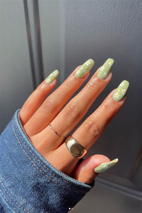 Irresistible Summer Nail Designs For 2024 Must Try Looks For Anyone 21