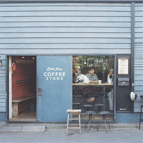 markus  photographing  nap coffee stand
