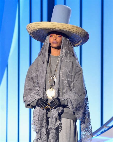 21 of Erykah Badu's Most Iconic Hat Moments | Erykah badu style, Erykah