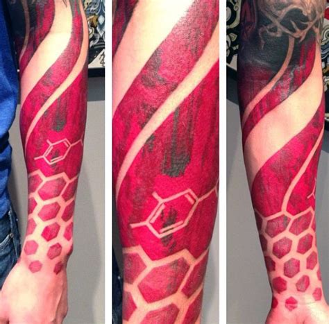 Tatuagem Vermelha Em Pele Morena - 60 Tatuagens vermelhas: Pequenas, com preto, em pele morena