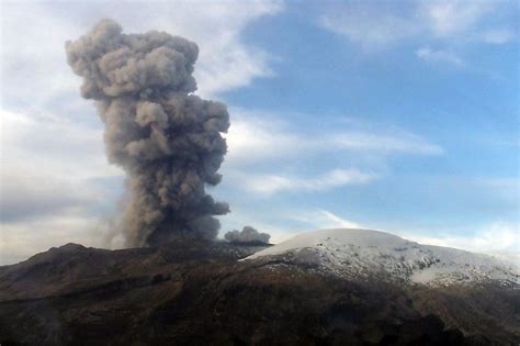 Aumento De Actividad En Volcán Nevado Del Ruiz Pone En Alerta A