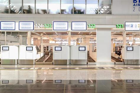 Banchi Del Check In All Aeroporto Di Roma Fiumicino