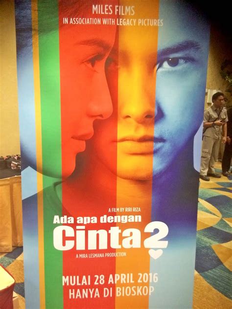 poster resmi    cinta  bikin merinding