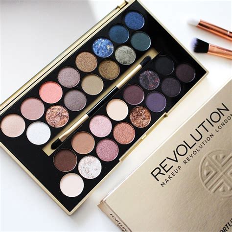 Paleta Fortune Favours The Brave Revolution Beauty Pro Cosmetic