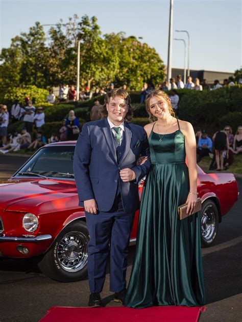 Toowoomba formals: Harristown State High School 2022 formal at Highfields Cultural Centre | photos