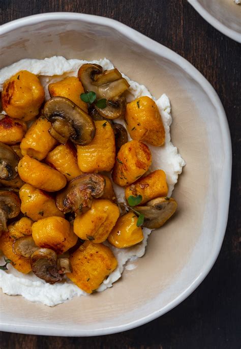 Gnocchi Di Zucca Ai Funghi E Patate Ai Funghi La Ricetta Semplicissima