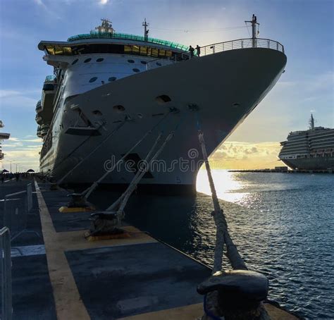 Navio Ancorado Em Philipsburg Sint Maarten Caribe Foto De Stock