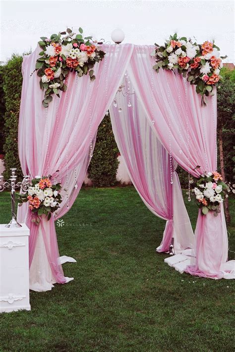 35 Decorated Wedding Arbors ~ A Beautifully Decorated Wedding Ar