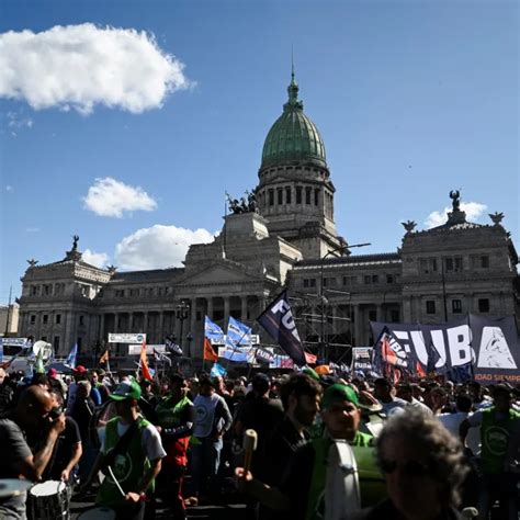 Marcha Federal Universitaria Manifestantes Copan La Plaza Del Congreso