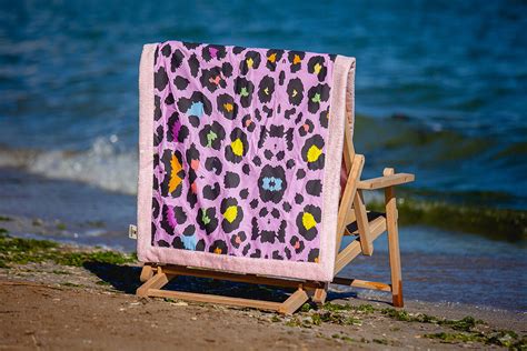 Kid`s Beach Towel with Application EXTRAVAGANT PINK | Artistic Online ...