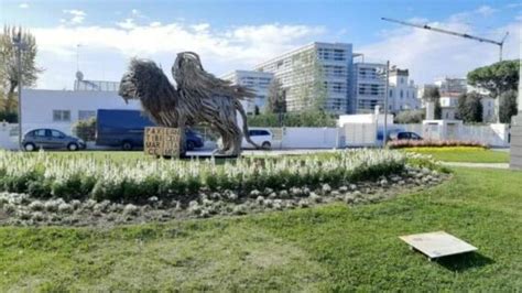 Il Leone Alato Di Vaia Rimane A Jesolo Jesolo Sand Nativity