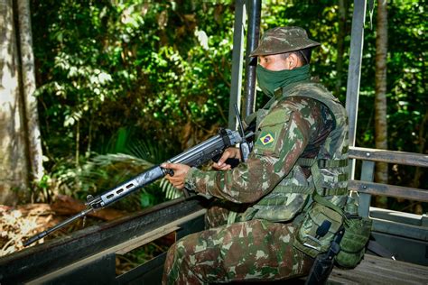 For As Armadas Apreendem O Equivalente A Caminh Es De Madeira Em