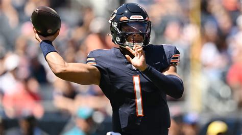 Chicago Bears In No Rush Over Big Justin Fields Decision Dazn News Gb