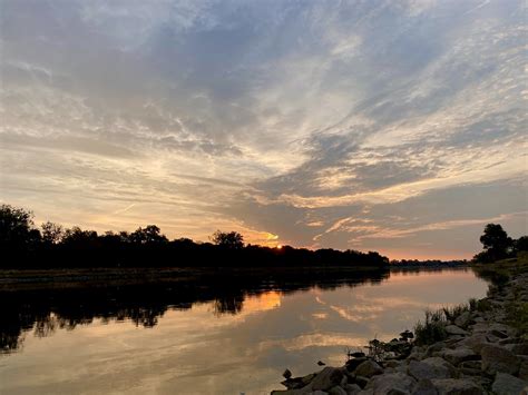 Sonnenaufgang An Der Elbe Magdeburg Kpmue Flickr