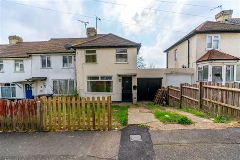 3 Bed End Terrace House To Rent In Woodstock Road Strood Rochester