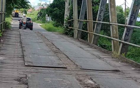 Pelat Besi Jembatan Kapten Mulyono Sampit Hilang Bahayakan Pengendara