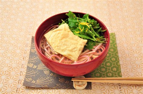 生湯葉と柚子三つ葉の年明けうどん 一筋縄の三輪山勝製麺は天日塩と吉野葛でツヤと喉越しが違います