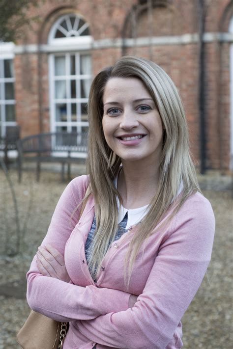 Sexy Blonde Babe Sienna Day Flaunts Her Big Ass And Big Tits While