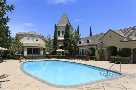 Brittany Apartments at Oak Creek | Irvine Company Apartments