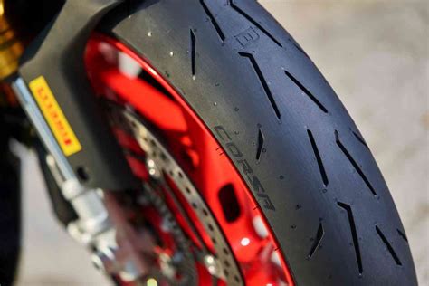 Pirelli Unveils The New Diablo Rosso Iv Corsa Bikernet Blog Online