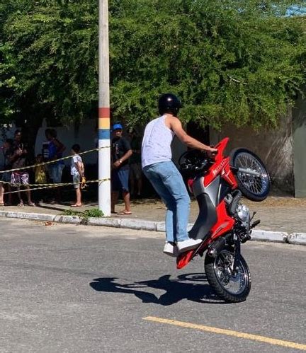 MANOBRAS DE MOTOCICLETA INCLUINDO WHEELING SÃO RECONHECIDAS COMO