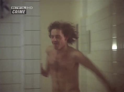 Cfnm Cmnm Enm Group Naked Shower Fight ThisVid