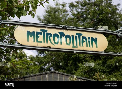 Paris Metro Sign Stock Photo - Alamy