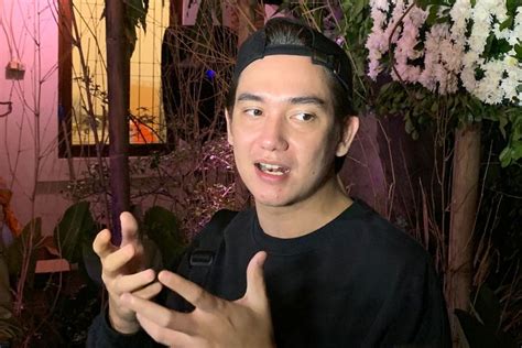 Foto Ingin Beda Adipati Dolken Minta Peran Antagonis Di Film Para