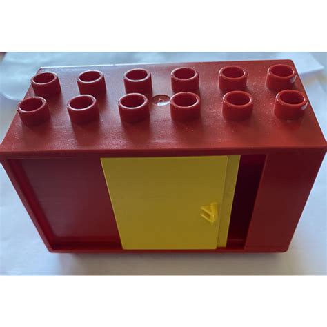 Duplo Red Truck Container X With Yellow Sliding Door And Arrows