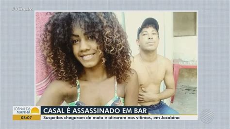 Casal é morto por homens armados enquanto bebia em bar no norte da