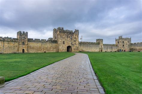 Harry Potter at Alnwick Castle: Movie Scenes and Broomsticks!