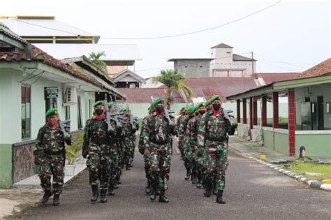 Penghormatan Simbol Negara Kodim Sampit Gelar Upacara Bendera