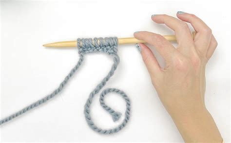 Knitted Cast On for Beginners [5 Easy Steps]