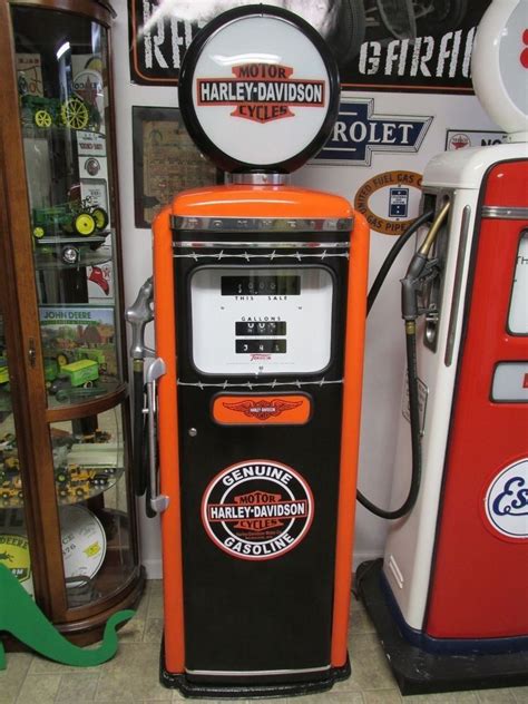 Old Gas Pumps Vintage Gas Pumps Old Garage Garage Art Harley