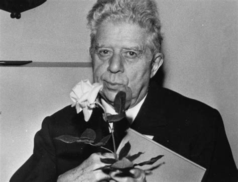 La Poesia Del Giorno La Solitudine Di Eugenio Montale Amo I Libri