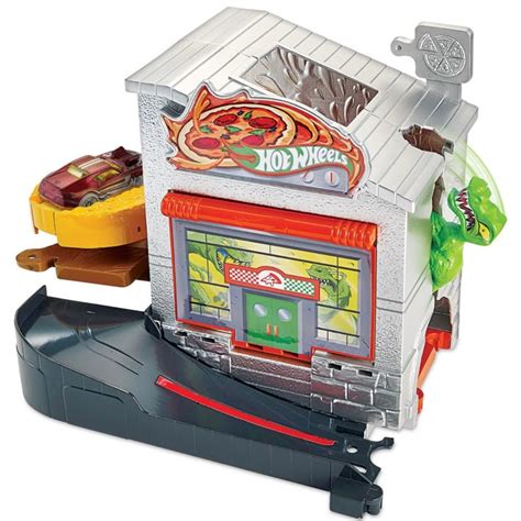 Hot Wheels City Downtown Pizza Toss Play Set