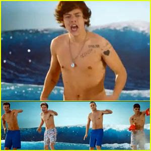 Shirtless One Direction Kiss You Video Premiere Watch Now Harry