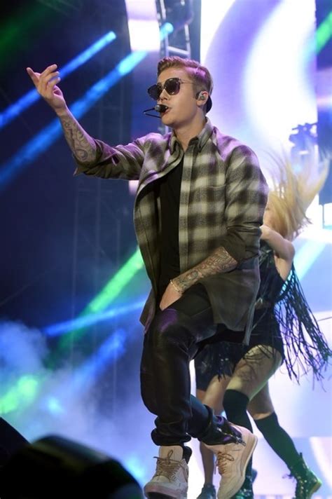 Justin Bieber's Performance Pics | Photo 31 | TMZ.com