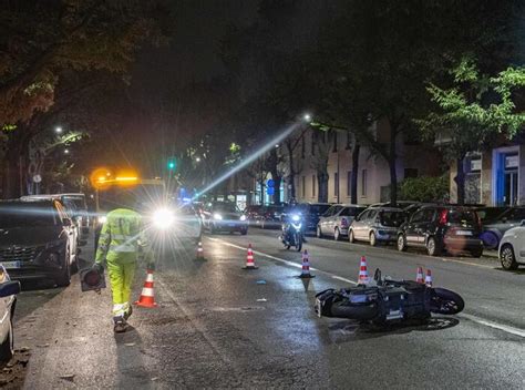 Tragico Incidente Stradale A Milano Muore Enne A Bordo Di Una Moto