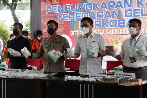 Bareskrim Ungkap Dua Jaringan Peredaran Narkoba Orang Jadi Tersangka