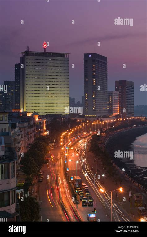 Marine drive mumbai night hi-res stock photography and images - Alamy