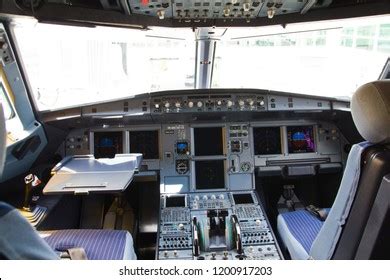 42+ Airbus A340-300 Cockpit Pics – Airbus Way