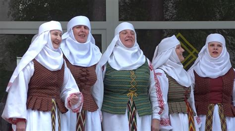 Национальный костюм – важное наследие культуры - YouTube
