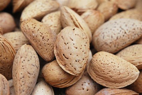 Esto le pasa a tu cuerpo si comes dos almendras todos los días