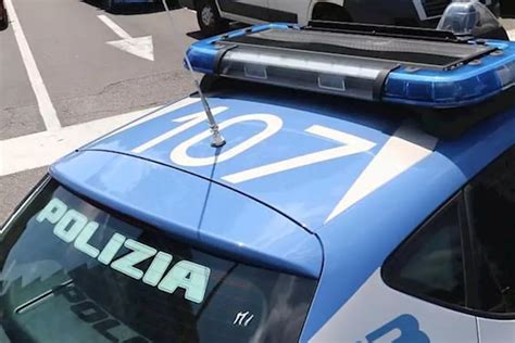 Napoli Abusi Su Minore E Pedopornografia Arrestato Un Allenatore Di