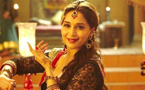 Dedh Ishqiya Movie Stills – Dedh Ishqiya (2014) | Showbiz Bites