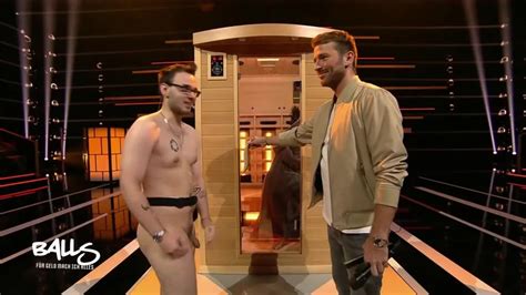 NAKED WORKING Guy Naked In Tv Show Video ThisVid